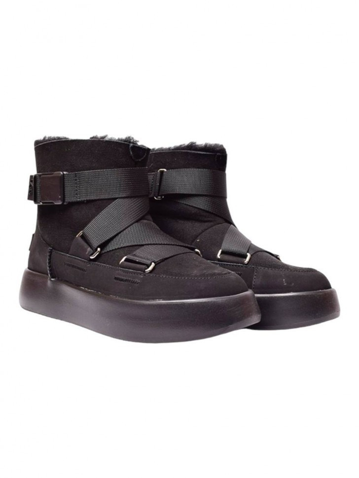 Ugg Classic Boom Buckle Black