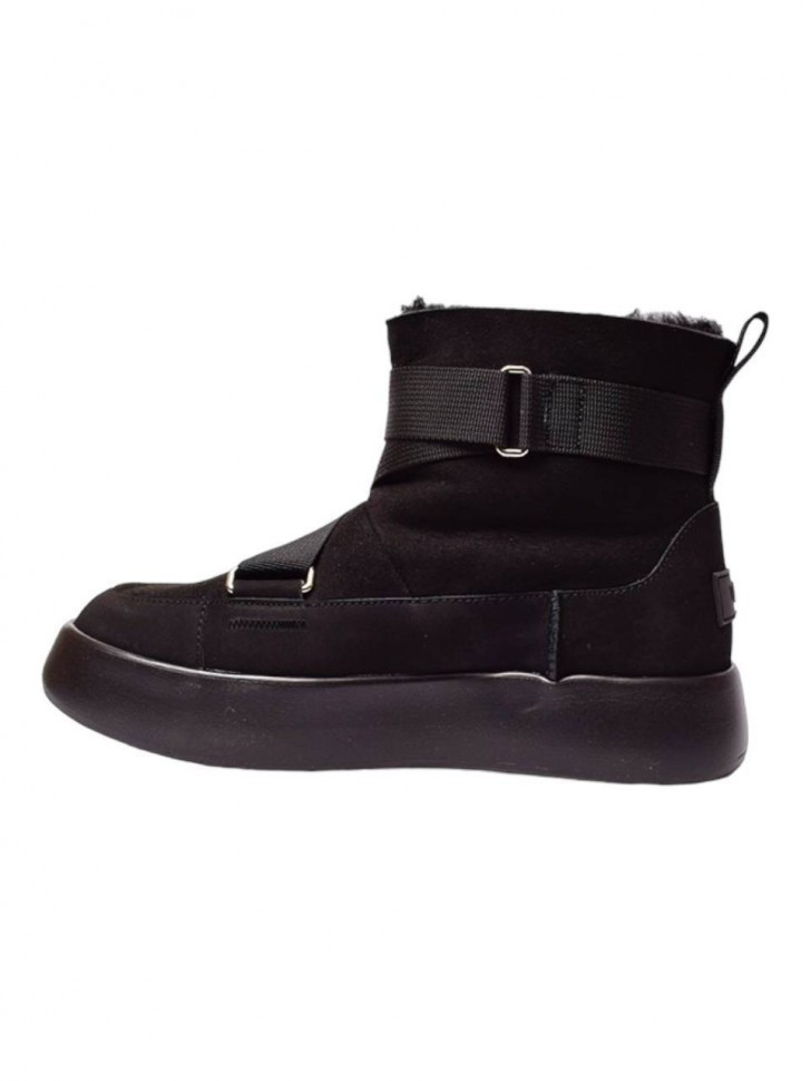 Ugg Classic Boom Buckle Black